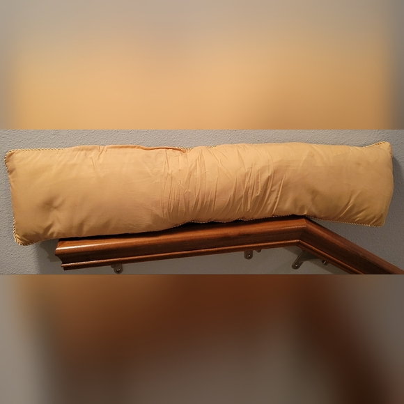 Gorgeous long tapestry pillow - Picture 2 of 4